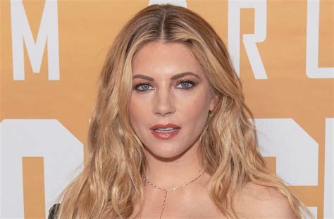 katheryn winnick beach|Big Sky Star Katheryn Winnick Shares Swimwear。